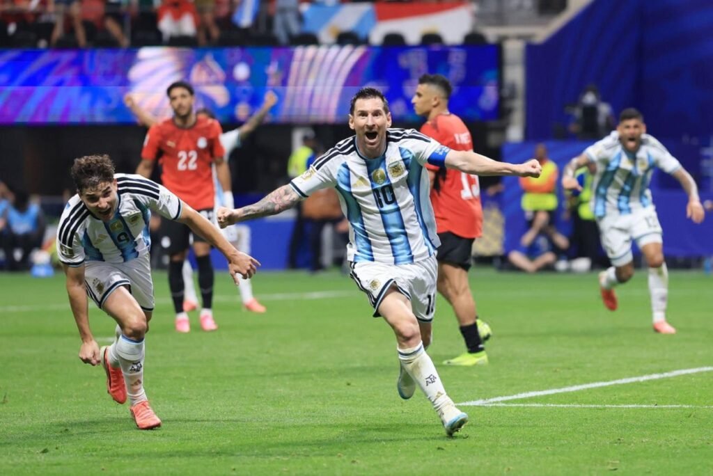Argentina en 10 minutos lo dio vuelta a Egipto y clasifico a cuartos