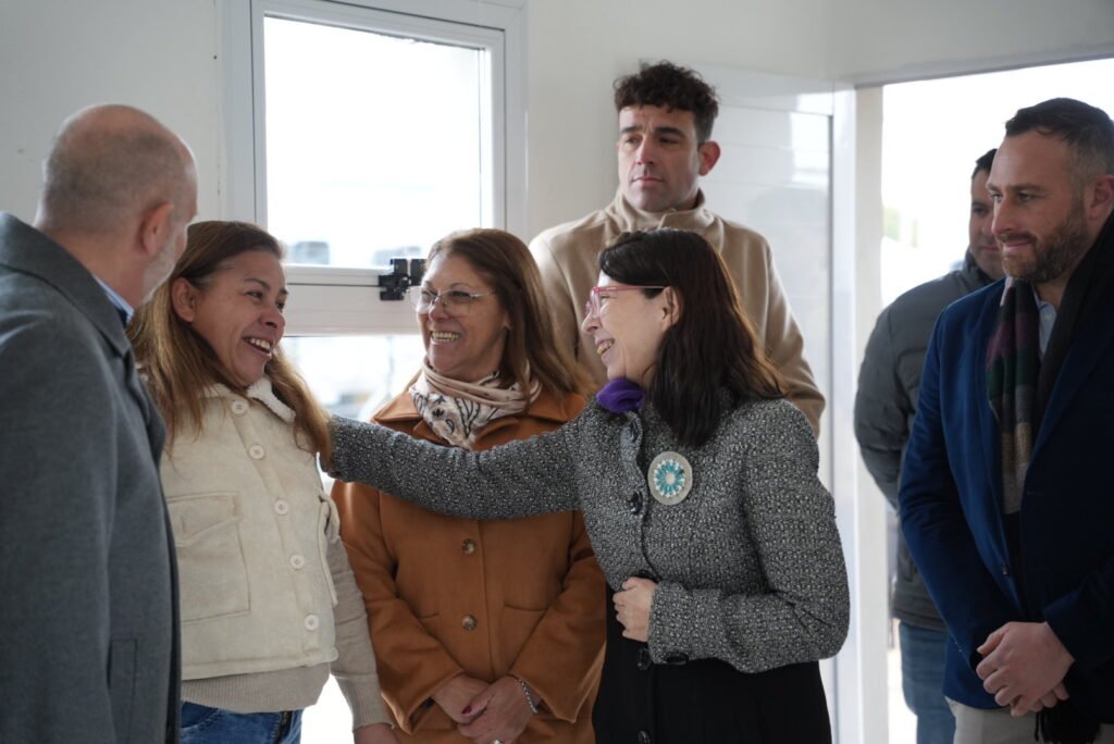 Batakis:  "Sostenemos la obra pública para que más familias accedan a la casa propia"
