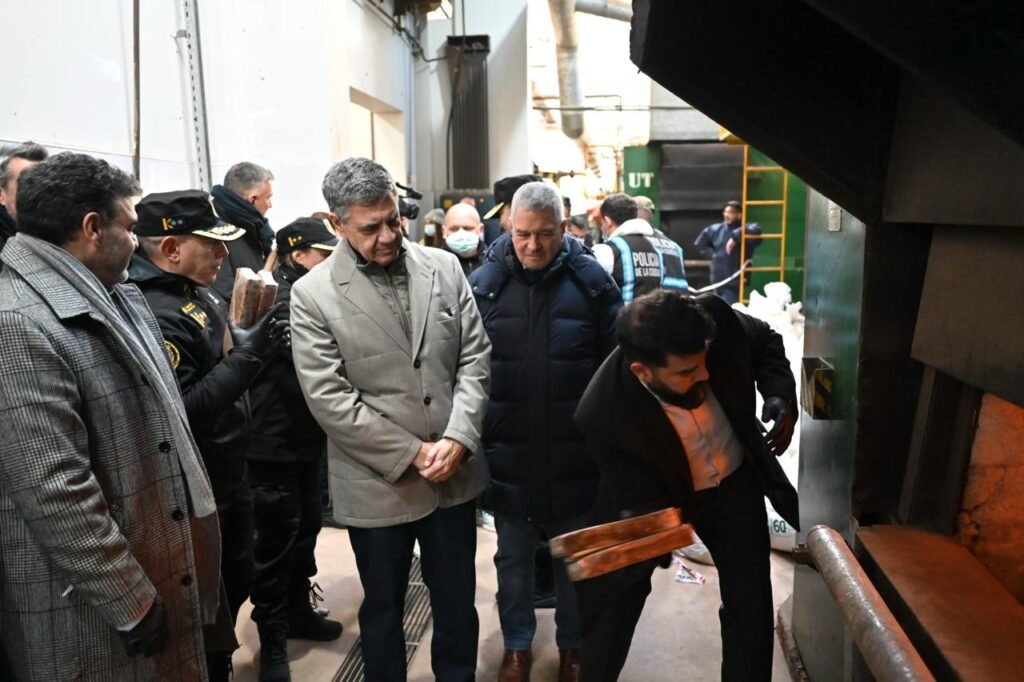 la Ciudad quemó casi 1.000 kilos de droga secuestrada en operativos contra el narcotráfico y el narcomenudeo