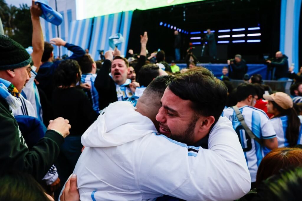 ¡Argentina es finalista¡: 30 mil hinchas desataron la locura total en el Fan Fest de la Ciudad en Palermo