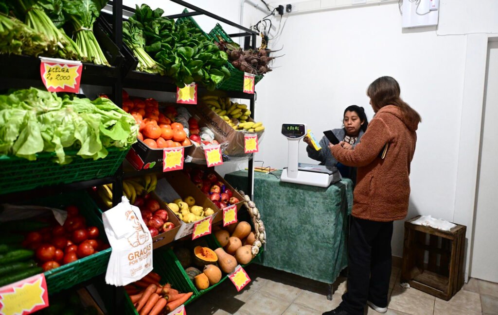 Alimentos frescos a precios justos el Municipio inaugura La Proveeduría de Maschwitz