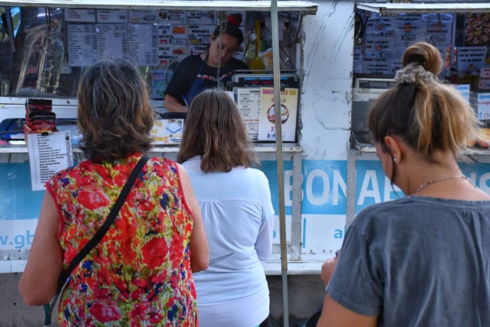 Continúan las Ferias y Mercados en los barrios de Morón