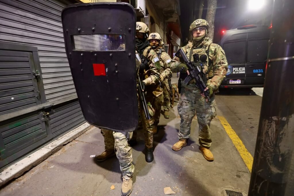 Golpe a la venta de droga en Constitución la Policía detuvo a 17 dealers y secuestró más de 8.700 dosis