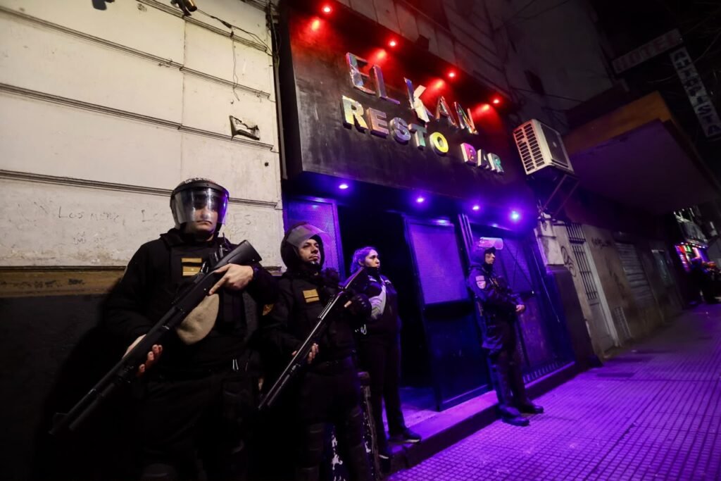 Golpe a la venta de droga en Constitución la Policía detuvo a 17 dealers y secuestró más de 8.700 dosis