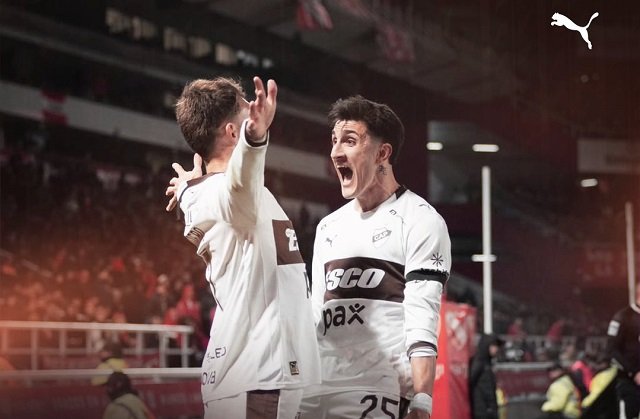 Platense volvió al triunfo frente a Independiente con Palermo en el Banco