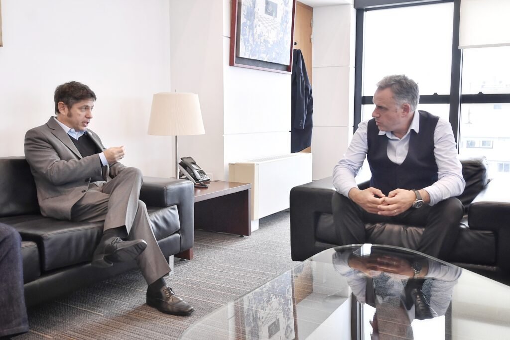 Kicillof se reunió con el presidente Yamandú Orsi en Montevideo