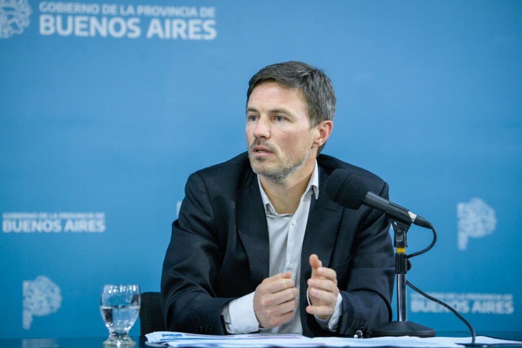 Kicillof y Costa anunciaron medidas para defender a los consumidores de billeteras virtuales