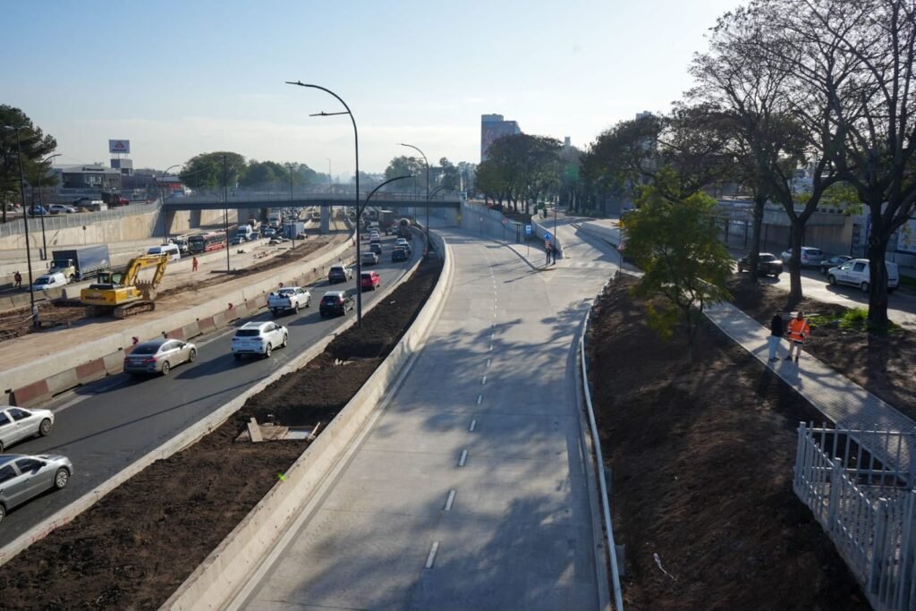 La Ciudad ya terminó las dos colectoras de la nueva autopista parque Dellepiane