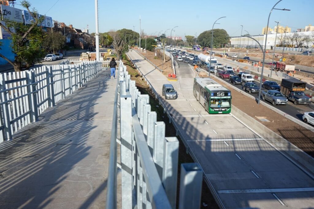 La Ciudad ya terminó las dos colectoras de la nueva autopista parque Dellepiane