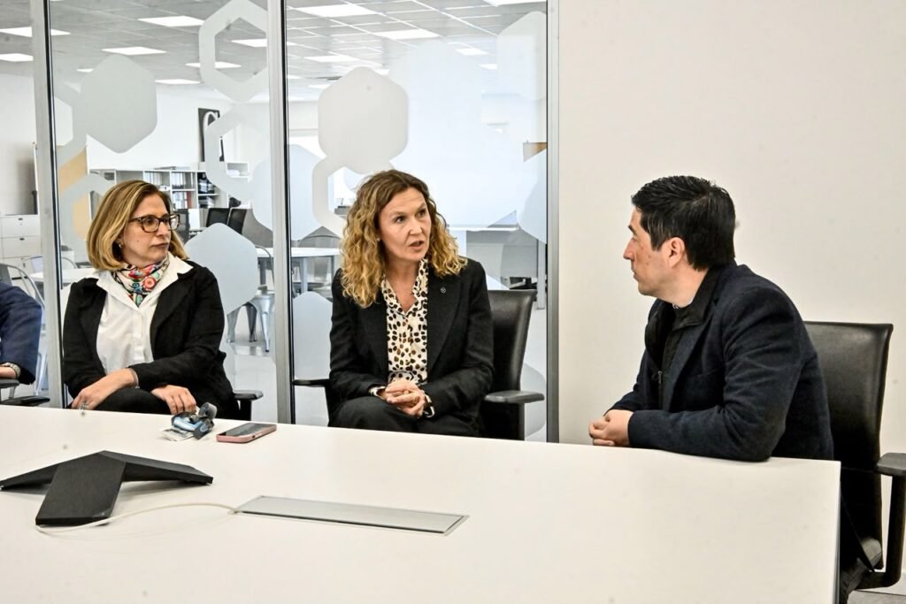 Leo Nardini visitó el Training Center de Mercedes-Benz en Tortuguitas