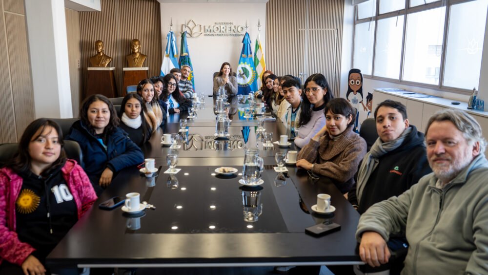 Mariel Fernández recibió a estudiantes de Universidades de México