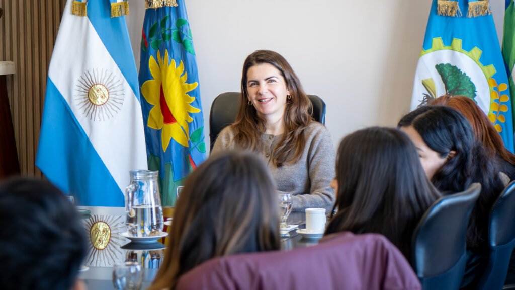 Mariel Fernández recibió a estudiantes de Universidades de México