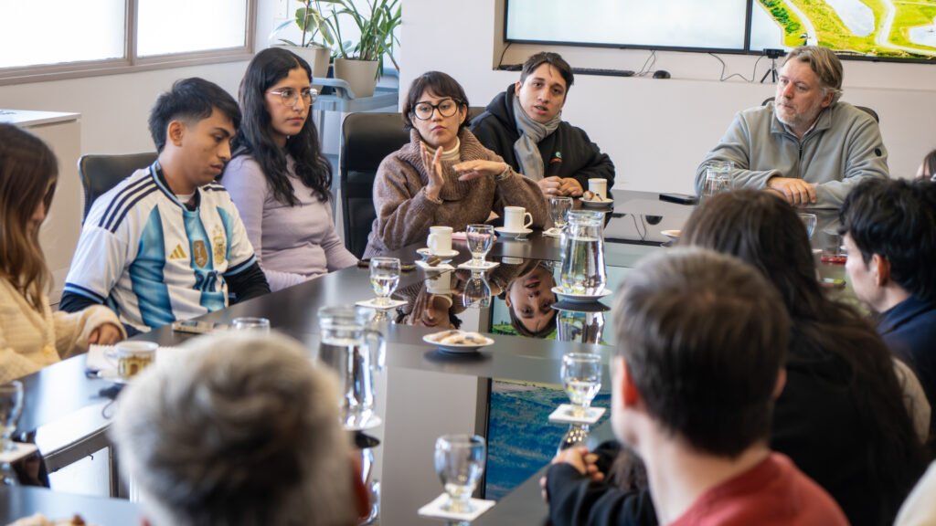 Mariel Fernández recibió a estudiantes de Universidades de México