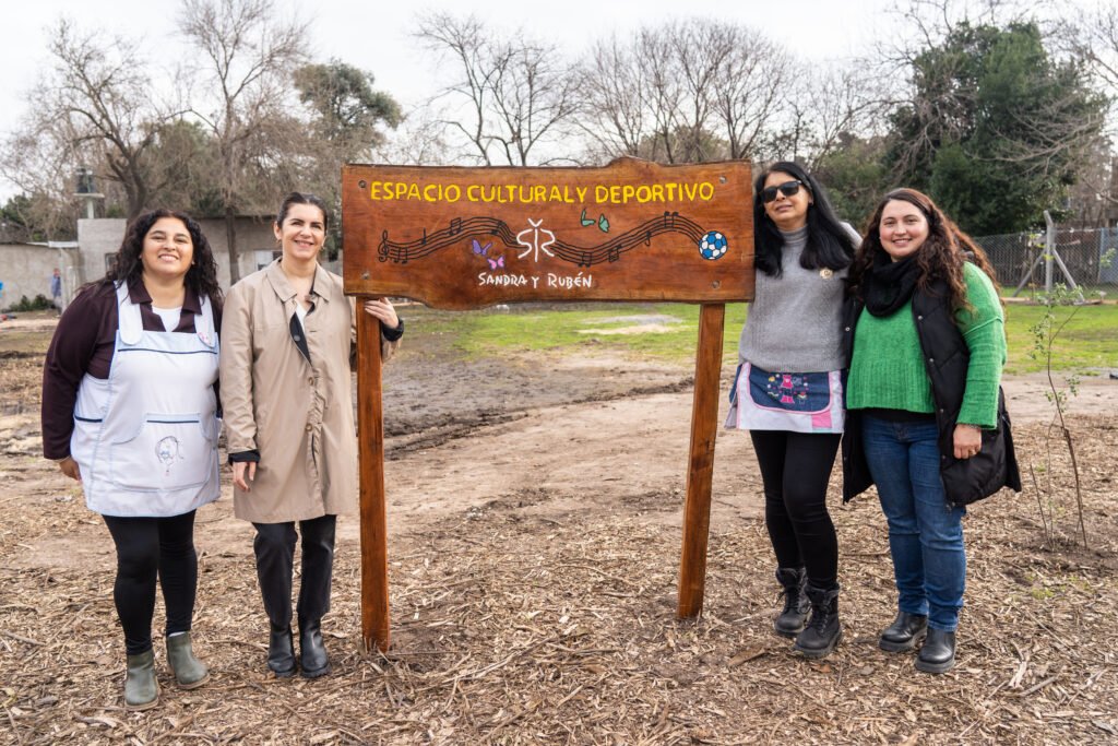 Mariel Fernández visitó la Escuela Primaria N.º 49 tras las obras de mantenimiento integral