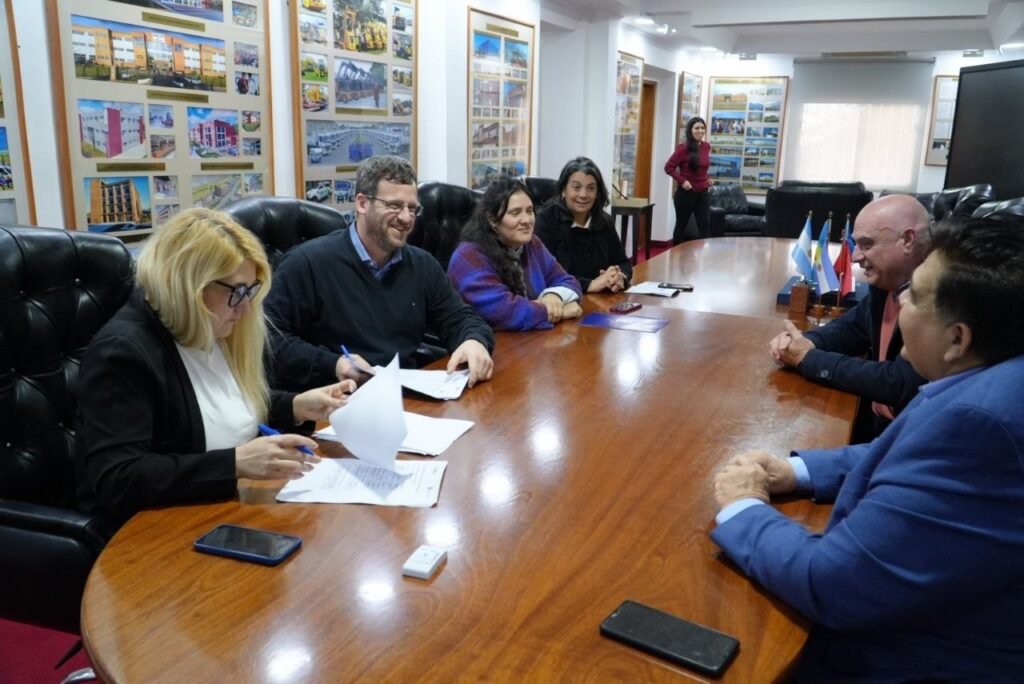 Mario Ishii y UNPAZ sellan una alianza clave para el nuevo Polo Universitario