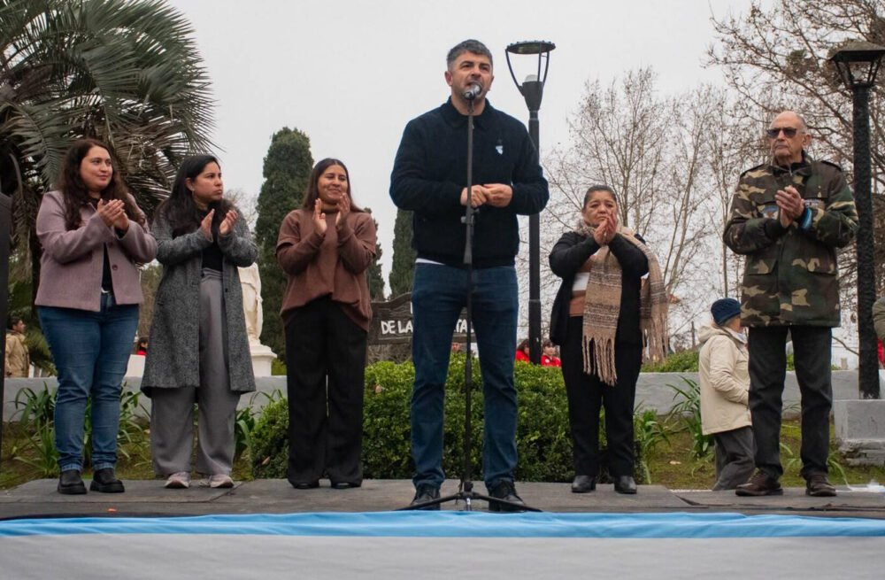 Moreno conmemoró al general José de San Martín con un acto y desfile