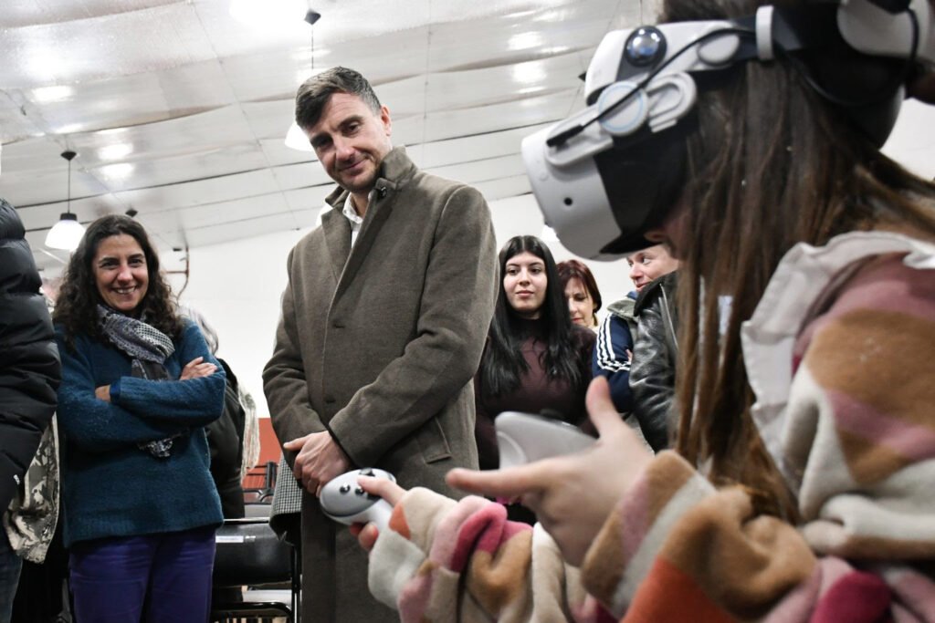 Morón Se presentó “Pisar Malvinas” la experiencia para conocer las Islas a través de la realidad virtual