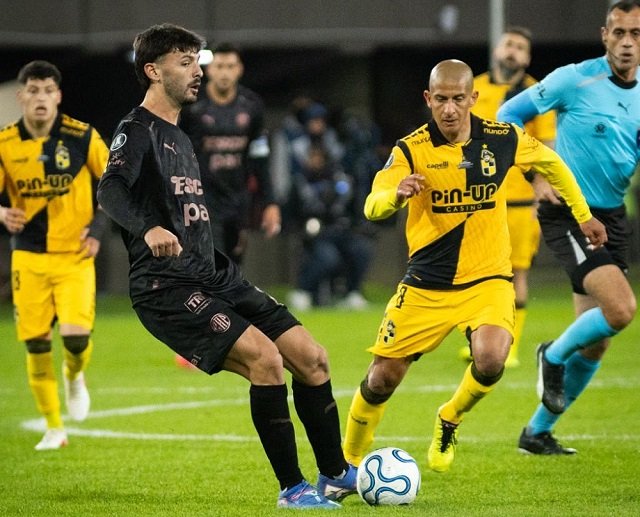 A Platense se le escapó sobre la hora y espera la vuelta en Chile