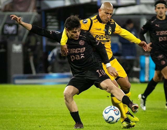 A Platense se le escapó sobre la hora y espera la vuelta en Chile