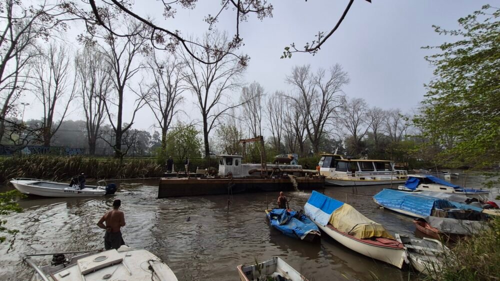 San Isidro retiró una draga varada desde 2016 y avanza en la reconexión con la costa