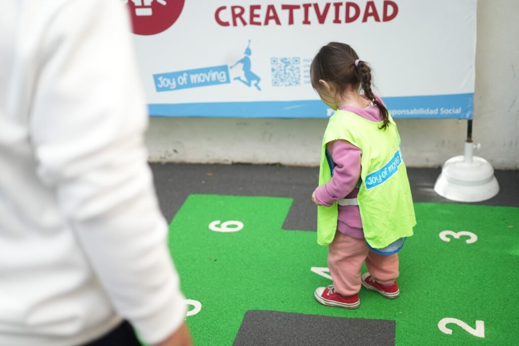 Se inauguró en el Jardín n°8 de Vicente López el primer patio adaptado Joy of moving
