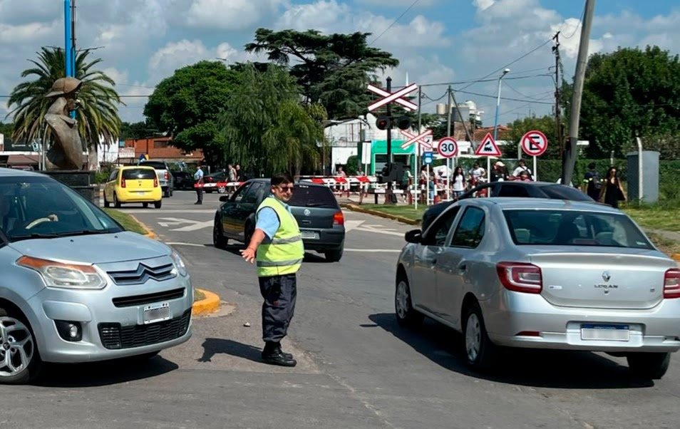 Sujarchuk responsabiliza a Trenes Argentinos por los pasos a nivel “Los vecinos tienen razón”