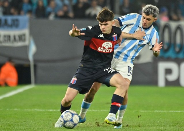 Gran partido de Tigre que derroto a Racing en Avellaneda