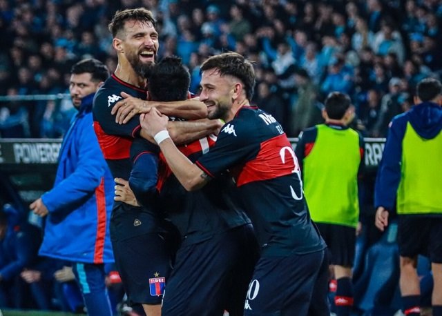Gran partido de Tigre que derroto a Racing en Avellaneda
