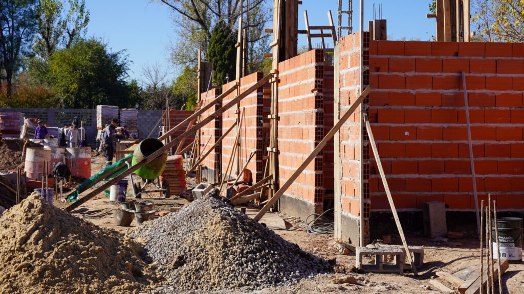 Avanza la obra del nuevo edificio de la Escuela Secundaria N° 56 en Francisco Álvarez
