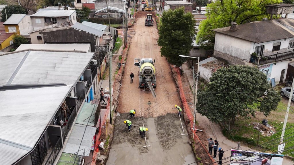 Comenzó la repavimentación de la calle San Emilio en Trujui