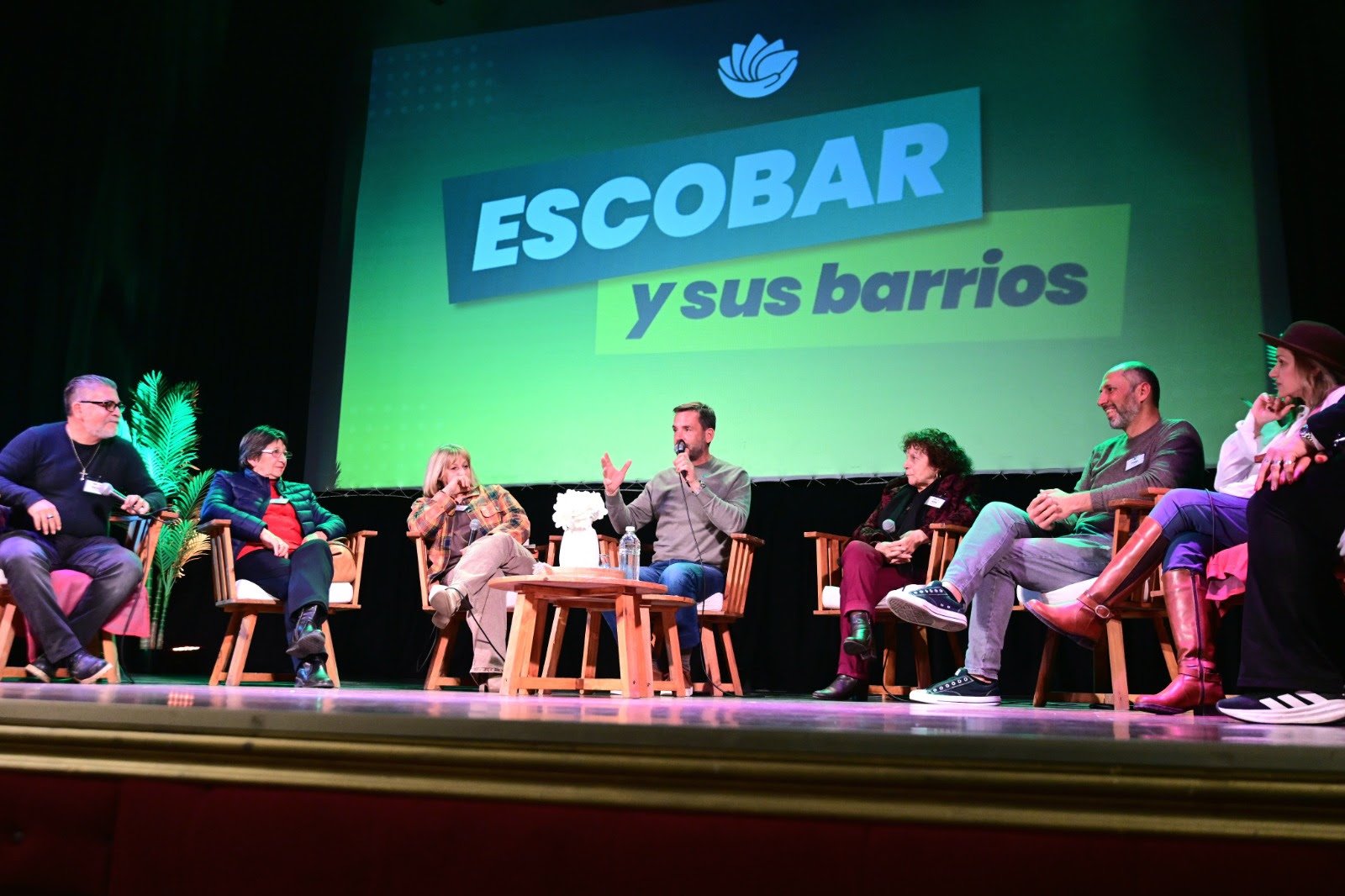 Con la firma de una ordenanza histórica, Escobar reconoció oficialmente sus 246 barrios