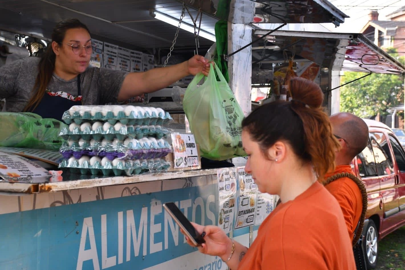 Continúan las Ferias y Mercados en los barrios de Morón