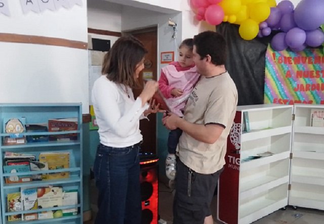 El Municipio de Tigre entregó una nueva biblioteca móvil al Jardín de Infantes N° 921, en Don Torcuato