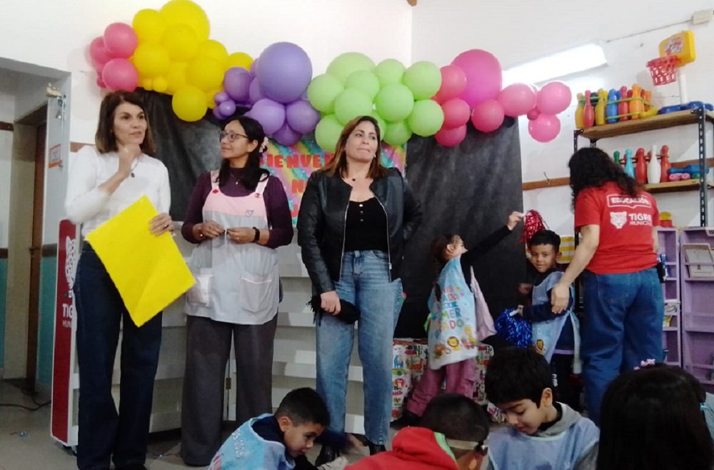 El Municipio de Tigre entregó una nueva biblioteca móvil al Jardín de Infantes N° 921, en Don Torcuato