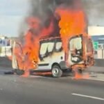 Infierno en la Panamericana: Se incendió un utilitario y desató el caos hacia la Ciudad
