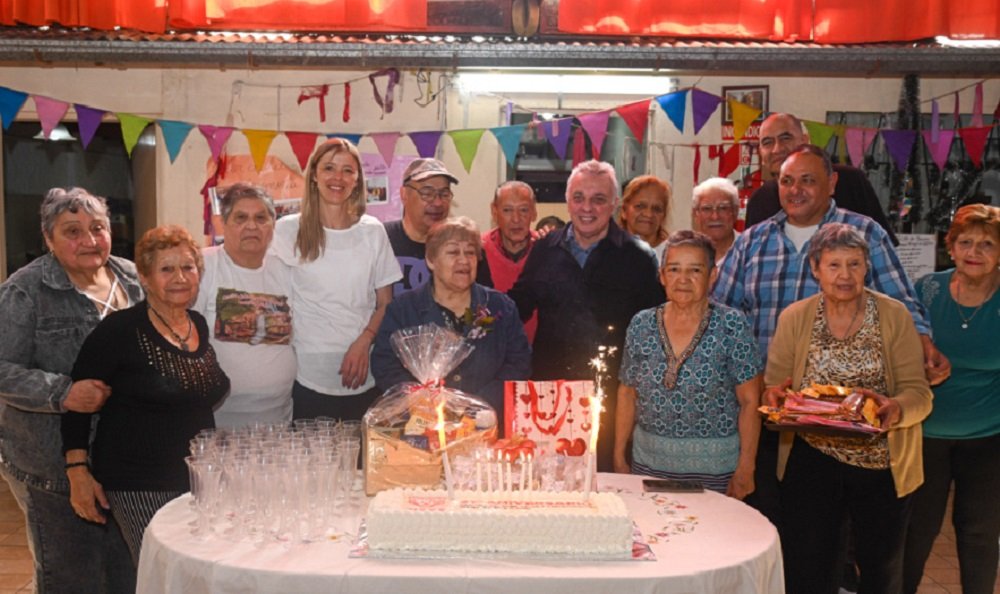 Julio Zamora acompañó el aniversario 27 del “Centro de Jubilados y Pensionados Manantial de Vida”