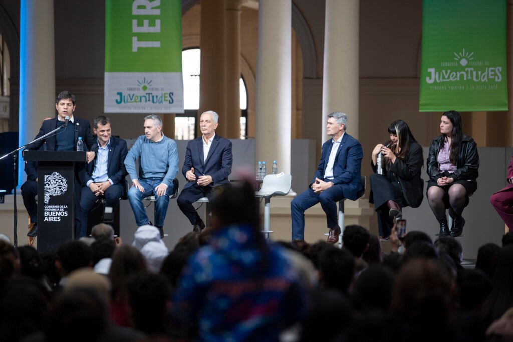 Kicillof encabezó el cierre del 3° Congreso Federal e Internacional de Juventudes