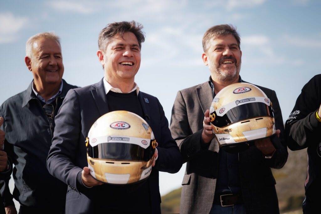 Kicillof encabezó la reinauguración del Autódromo Juan Manuel Fangio