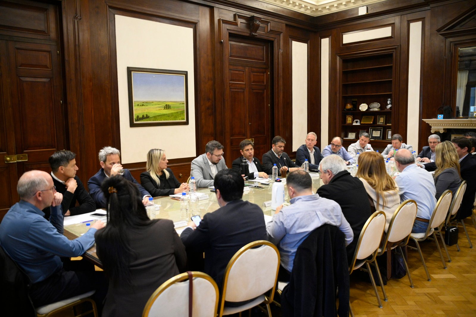 Kicillof y Cuattromo firmaron convenios con municipios para la compra de bienes de capital