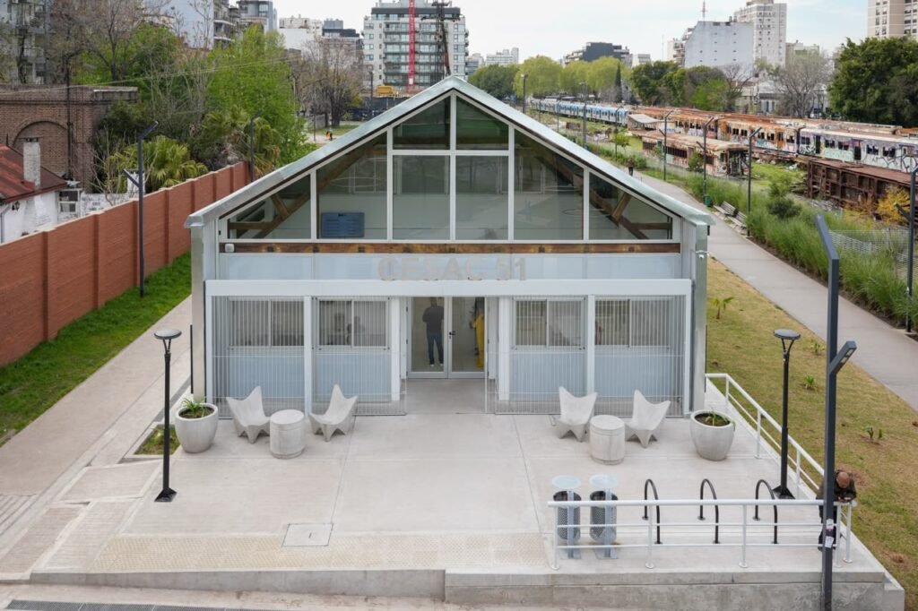La Ciudad transformó un viejo galpón ferroviario en un nuevo centro de salud en Colegiales