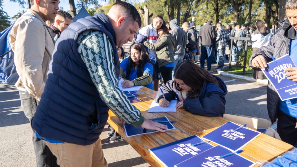 Mariel Fernández participó del plenario “Nadie se salva solo”