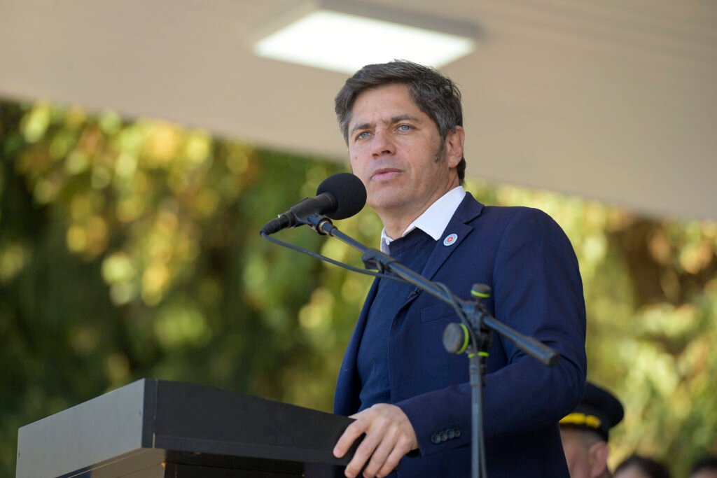 Más de 2.000 cadetes de la policía provincial juraron fidelidad a la bandera nacional