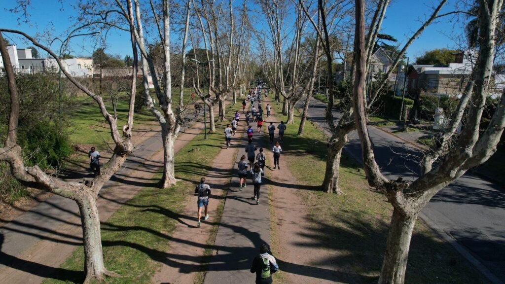 Más de 7 mil vecinos participaron de San Miguel Corre, dando inicio a las Fiestas Patronales