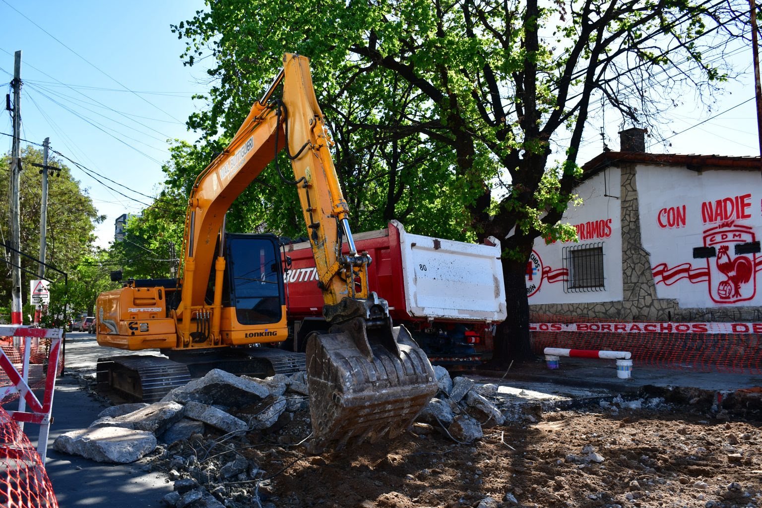 Morón comenzó la repavimentación integral de la calle 25 de Mayo