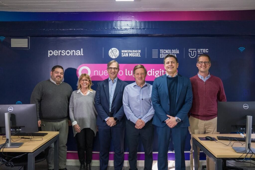 Personal inauguró en San Miguel su primera Aula Digital de la provincia