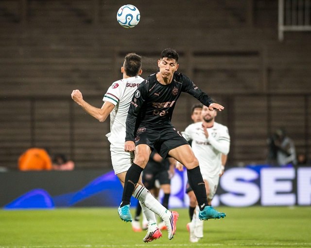 Platense muy cerca de la hazaña, lucho hasta el final pero no alcanzo