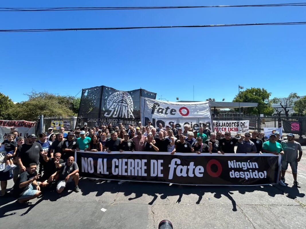 Fate - desalojo -suspendió