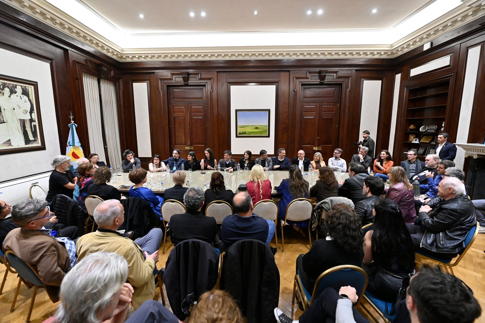 Kicillof se reunió con artistas y referentes de la cultura