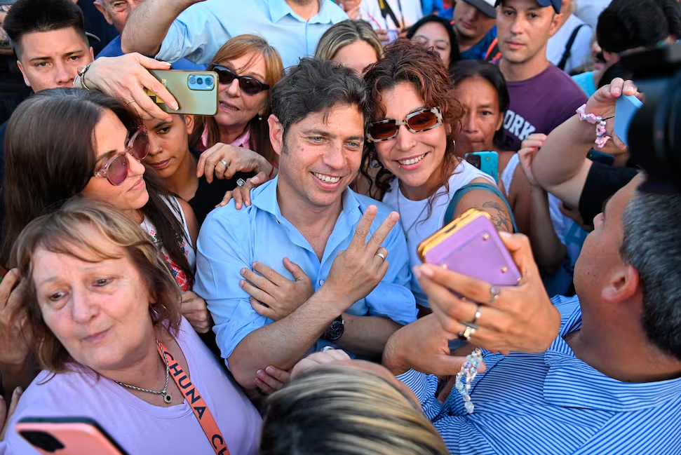 kicillof amenzado por Massa y Maximo Kirchner
