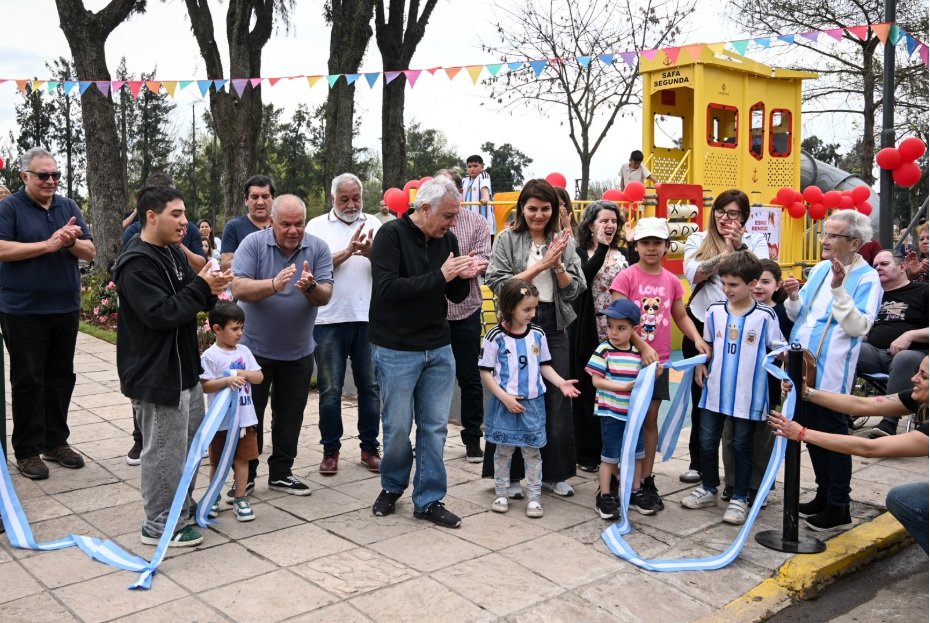 PLaza ciudad del delta- dique luján